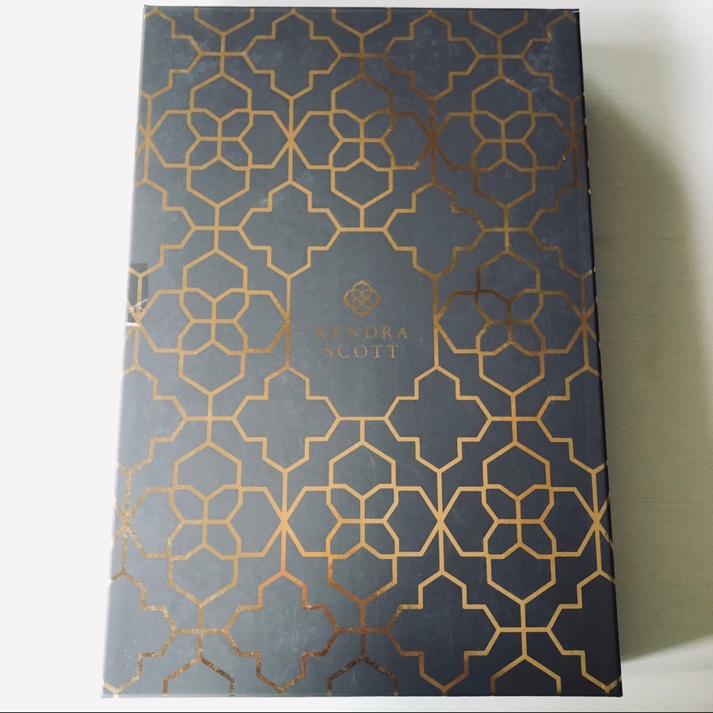 Kendra Scott Stone Slab Tray - Picture 4 of 8